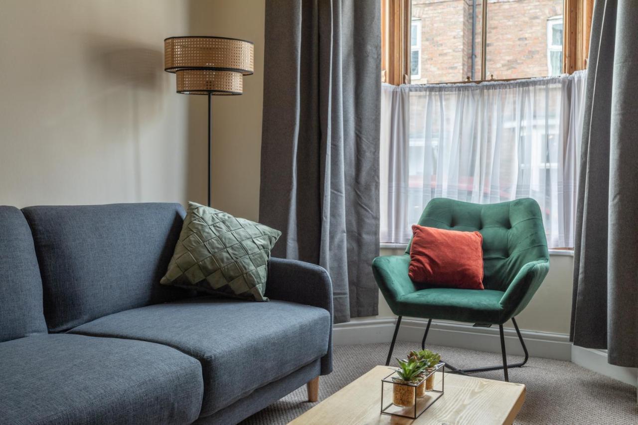 Milton Stays: Cosy Centre House With Garden And Parking Holiday home