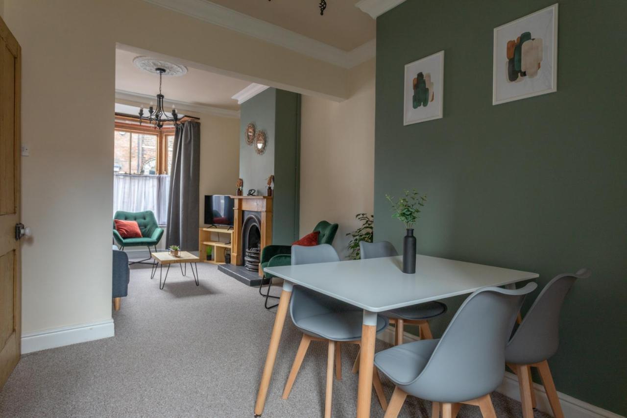Milton - Cosy 2 Bed House, 15 Min Walk To Center, For Up To 6 - With Period Features, Fireplace, Superfast Wi-fi, Private Garden, Free On Street Parking Rumah liburan