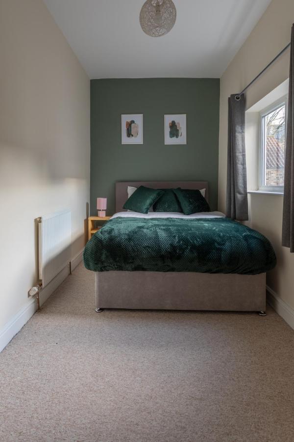 Milton - Cosy 2 Bed House, 15 Min Walk To Center, For Up To 6 - With Period Features, Fireplace, Superfast Wi-fi, Private Garden, Free On Street Parking Rumah liburan *