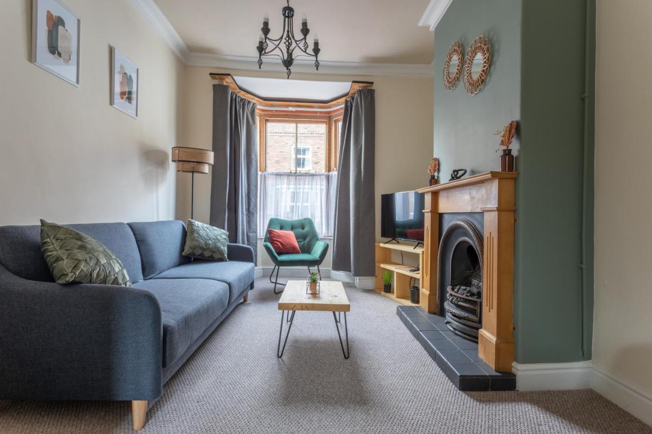 Milton - Cosy 2 Bed House, 15 Min Walk To Center, For Up To 6 - With Period Features, Fireplace, Superfast Wi-fi, Private Garden, Free On Street Parking Rumah liburan